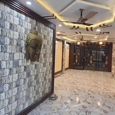 Divine Hotel & Banquet Hall Бопал Екстериор снимка