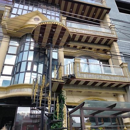 Divine Hotel & Banquet Hall Бопал Екстериор снимка