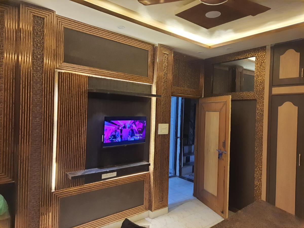 Divine Hotel & Banquet Hall Бопал Екстериор снимка