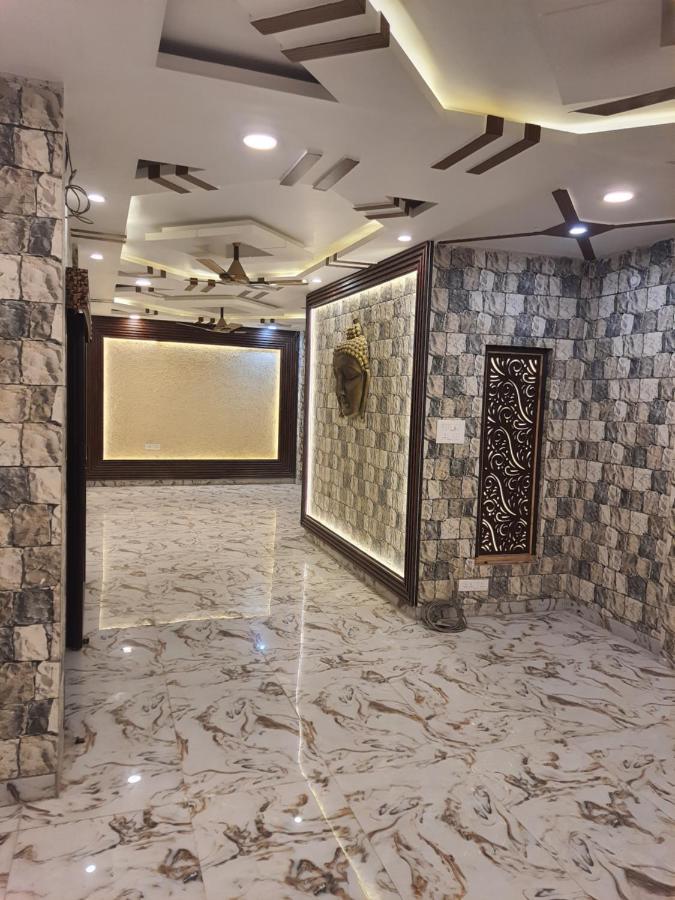 Divine Hotel & Banquet Hall Бопал Екстериор снимка