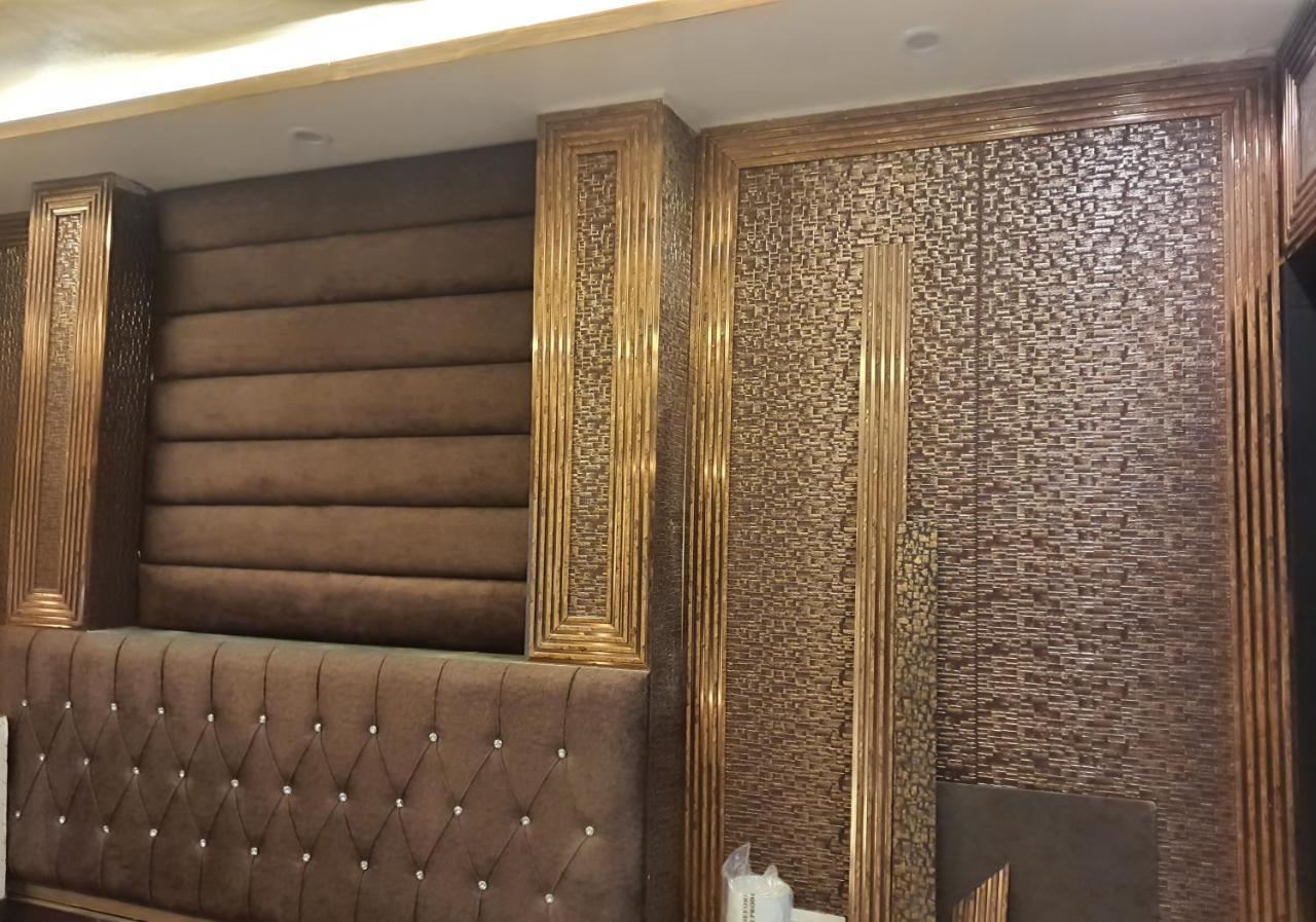 Divine Hotel & Banquet Hall Бопал Екстериор снимка