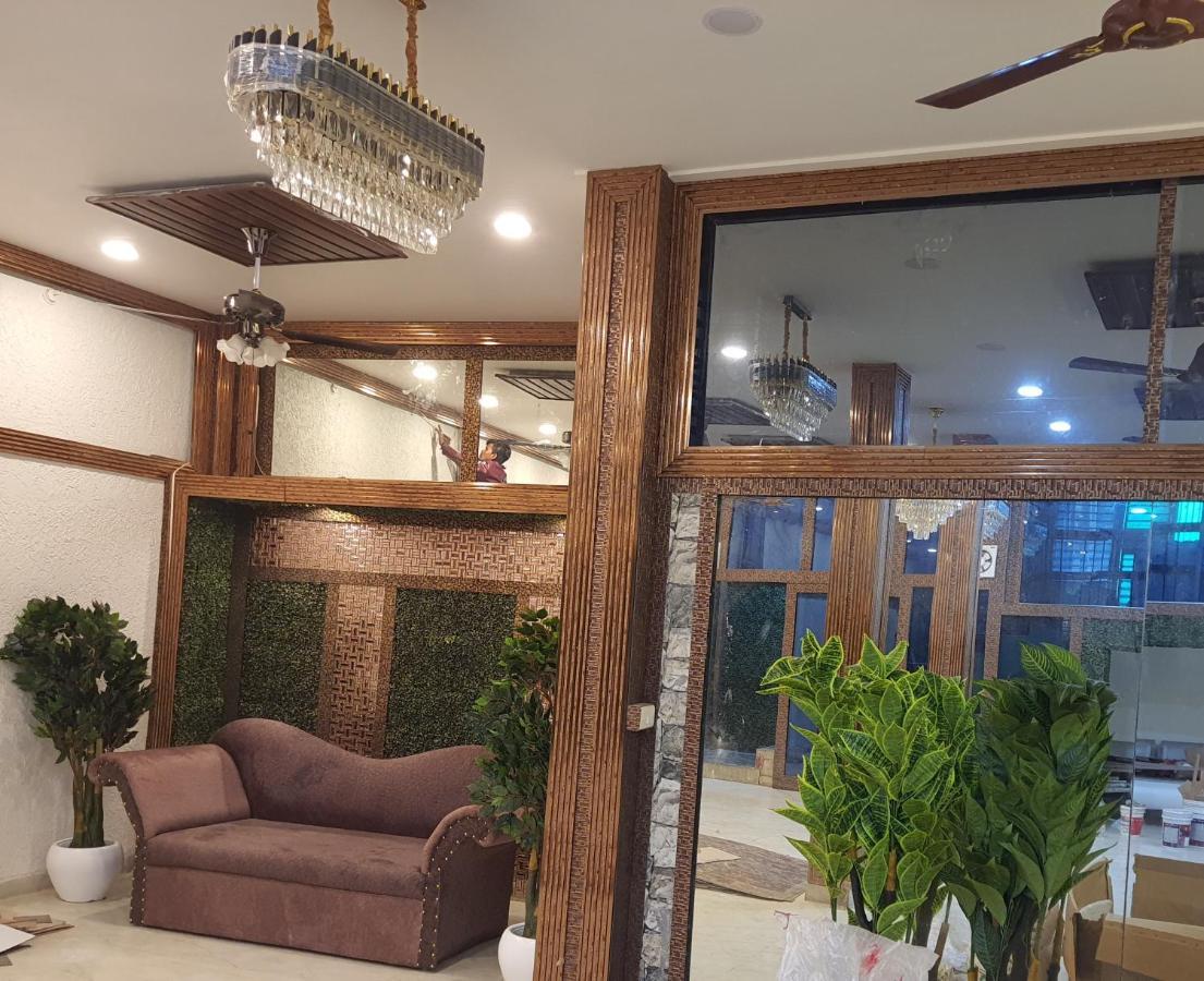 Divine Hotel & Banquet Hall Бопал Екстериор снимка